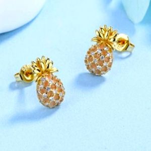 🦋 18K Gold Swarovski Crystal Pineapple Studs *New